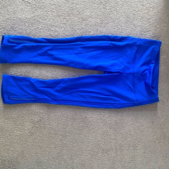 Lululemon blue capris -Size 4 - Picture 2 of 3